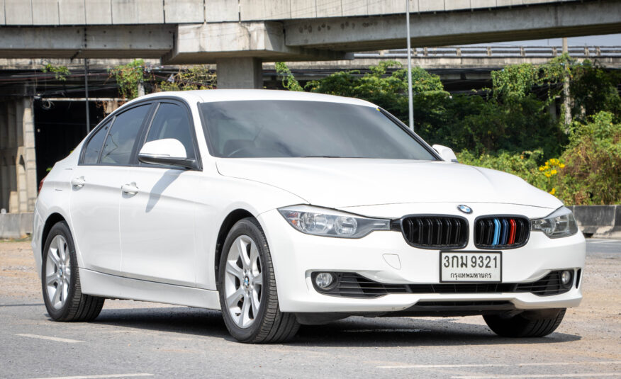 BMW 320i 2.0  F30 LUXURY 2014