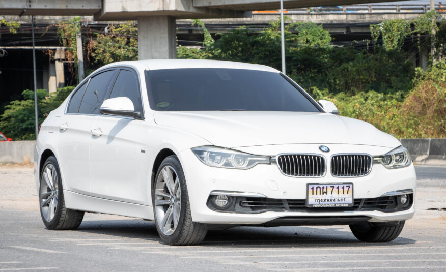 BMW 320i 2.0 LUXURY 2017