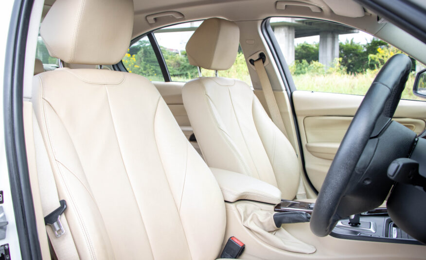 BMW 320i 2.0  F30 LUXURY 2014