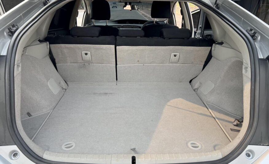 TOYOTA PRIUS 1.8 Hybrid Standard grade 2013