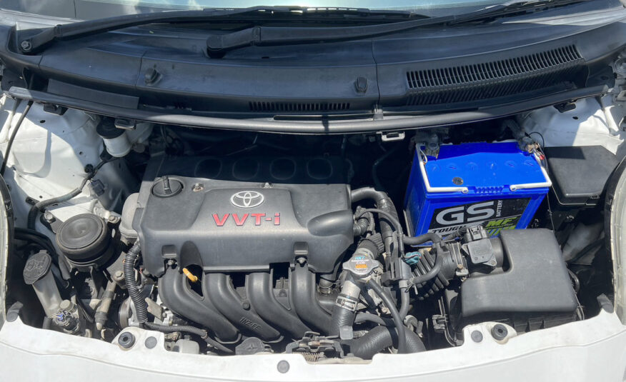 TOYOTA YARIS 1.5 J 2011