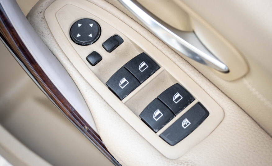 BMW 320i 2.0  F30 LUXURY 2014
