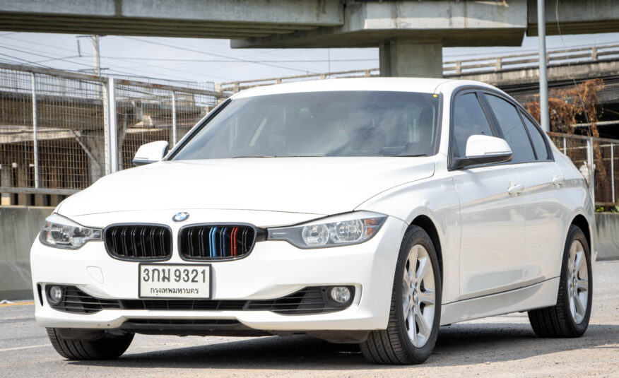 BMW 320i 2.0  F30 LUXURY 2014
