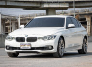 BMW 320i 2.0 LUXURY 2017
