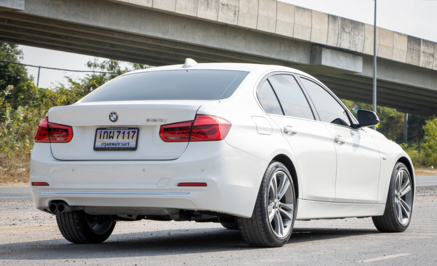 BMW 320i 2.0 LUXURY 2017