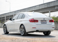 BMW 320i 2.0 LUXURY 2017