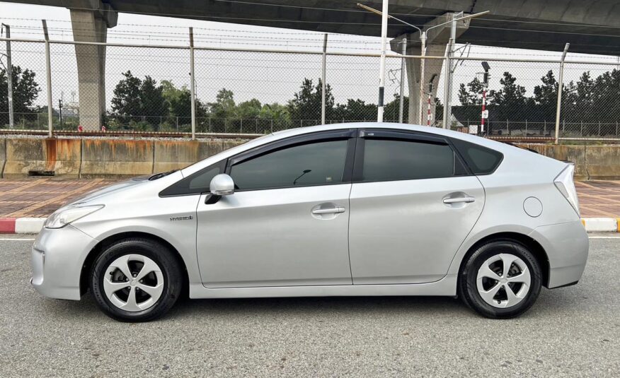TOYOTA PRIUS 1.8 Hybrid Standard grade 2013