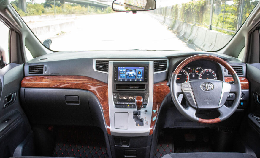 TOYOTA VELLFIRE 2.4 V 2010