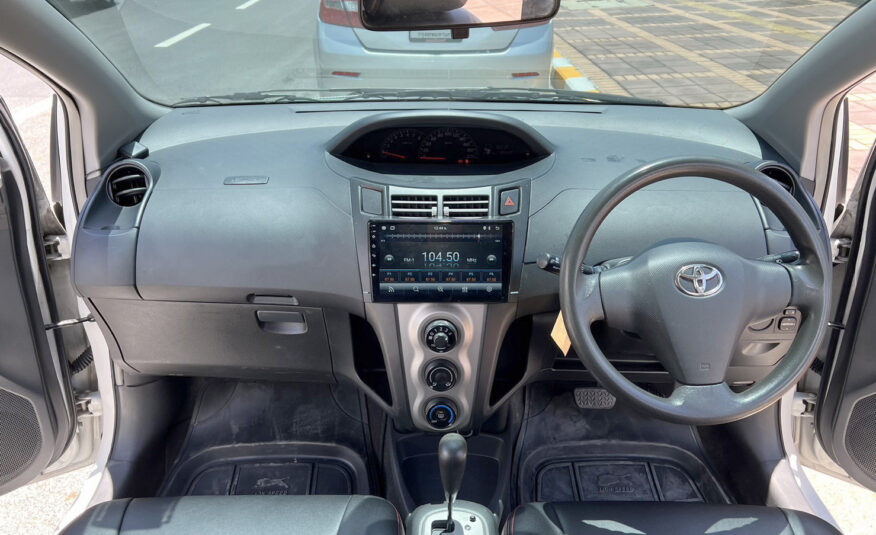 TOYOTA YARIS 1.5 J 2011