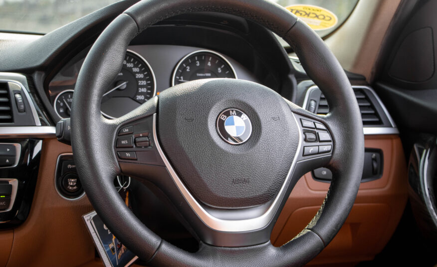 BMW 320i 2.0 LUXURY 2017