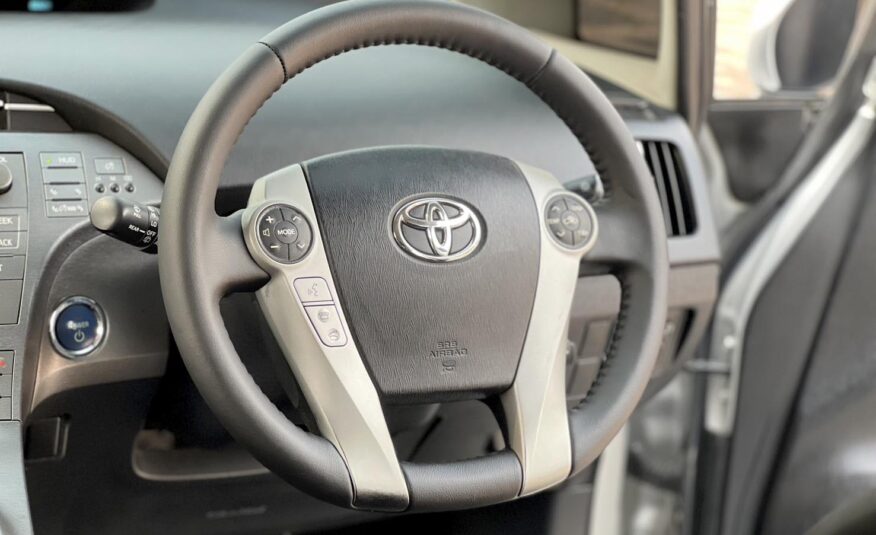 TOYOTA PRIUS 1.8 Hybrid Standard grade 2013