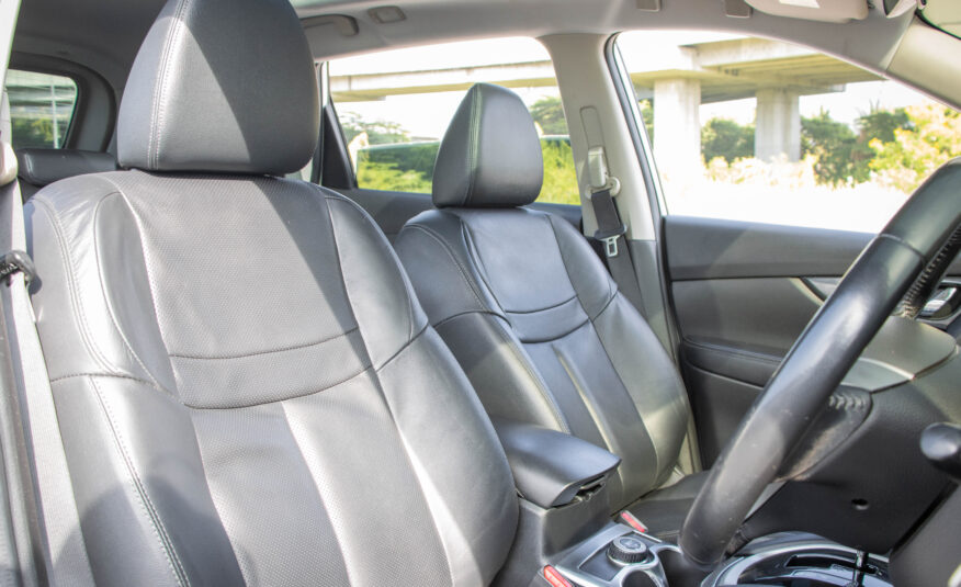 NISSAN X-TRAIL 2.5 V 4WD 2015