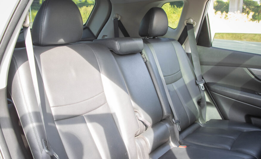 NISSAN X-TRAIL 2.5 V 4WD 2015