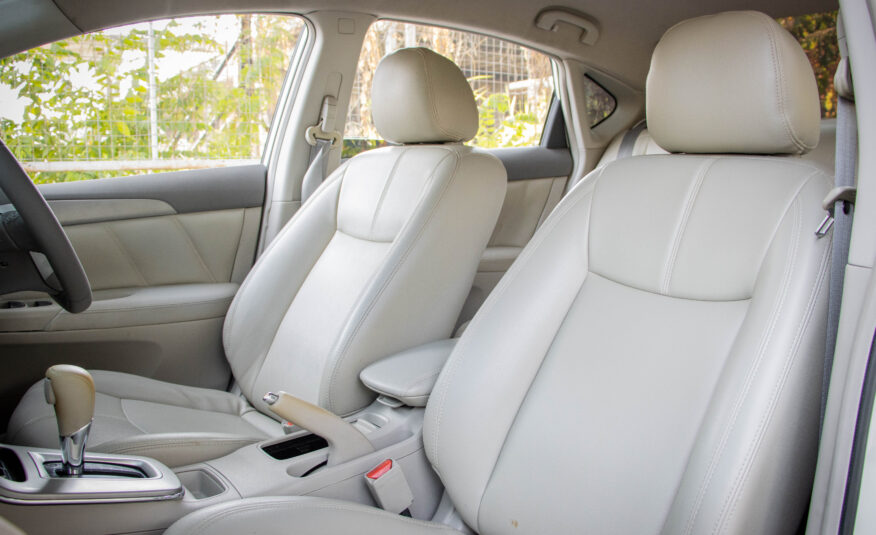 NISSAN SYLPHY 1.6 V 2013