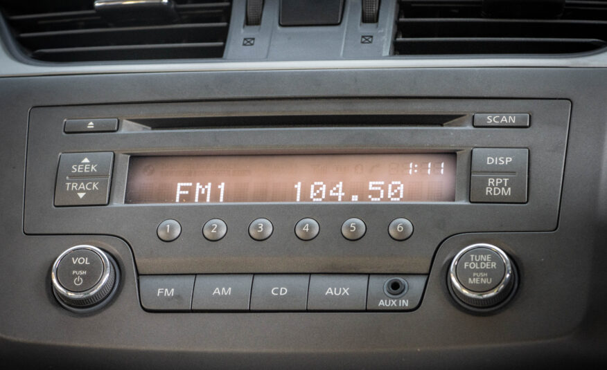 NISSAN SYLPHY 1.6 V 2013
