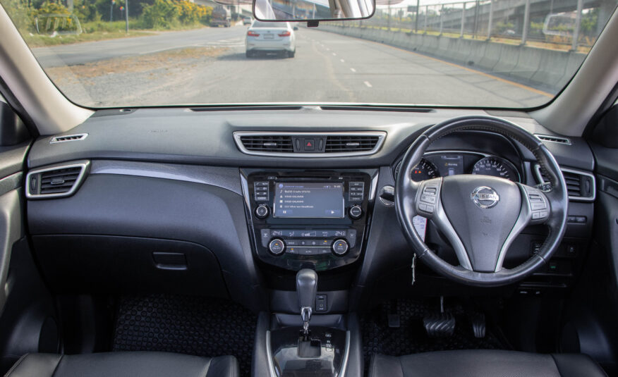 NISSAN X-TRAIL 2.5 V 4WD 2015