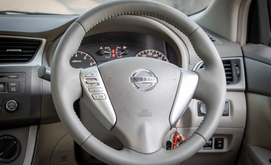 NISSAN SYLPHY 1.6 V 2013