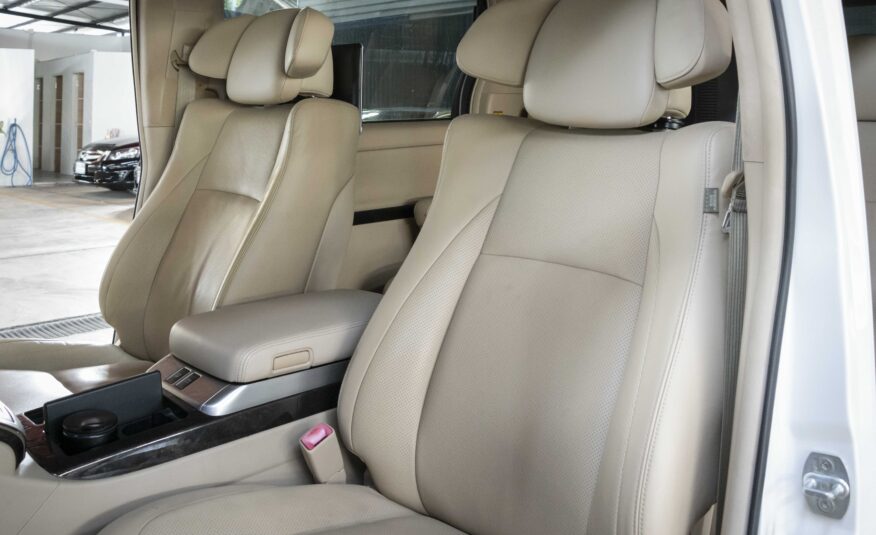 TOYOTA ALPHARD 2.4  HYBRID E-FOUR 2013