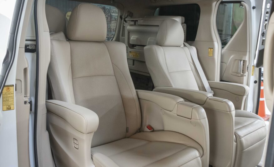 TOYOTA ALPHARD 2.4  HYBRID E-FOUR 2013