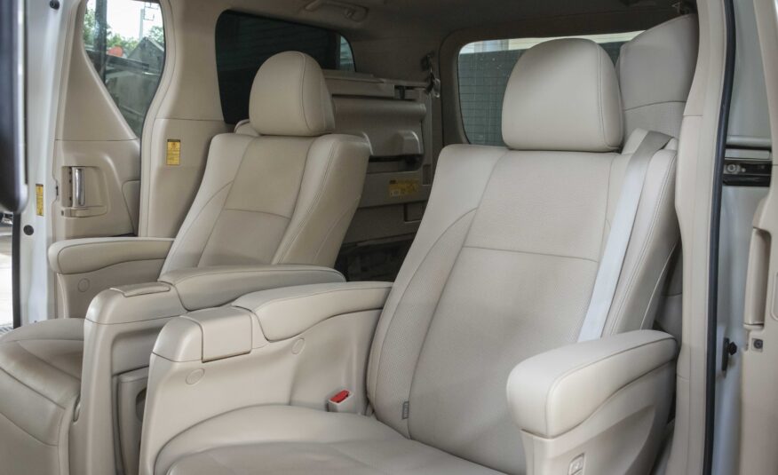 TOYOTA ALPHARD 2.4  HYBRID E-FOUR 2013