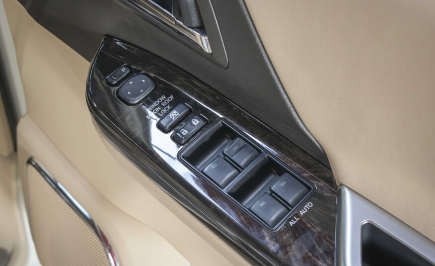 TOYOTA ALPHARD 2.4  HYBRID E-FOUR 2013