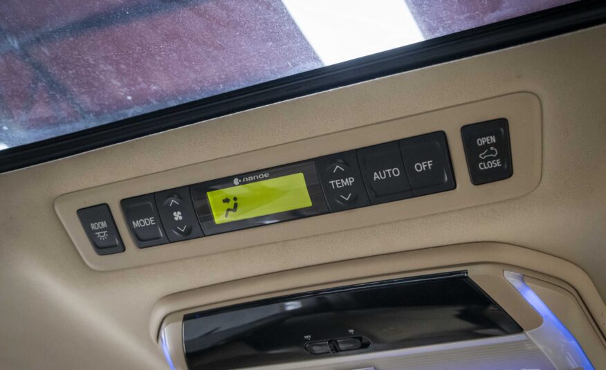 TOYOTA ALPHARD 2.4  HYBRID E-FOUR 2013