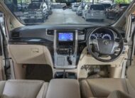 TOYOTA ALPHARD 2.4  HYBRID E-FOUR 2013