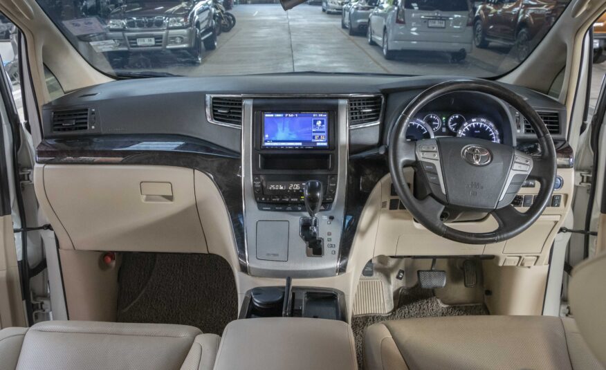 TOYOTA ALPHARD 2.4  HYBRID E-FOUR 2013