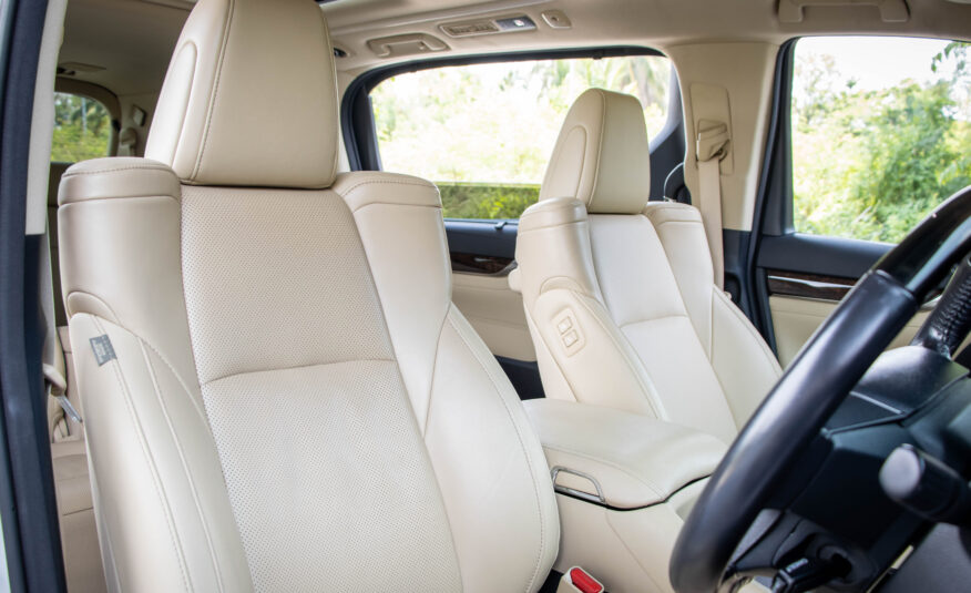 TOYOTA ALPHARD 2.5 HYBRID E-FOUR ปี2022
