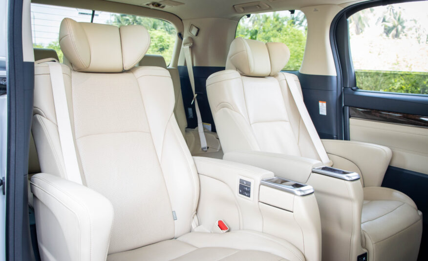 TOYOTA ALPHARD 2.5 HYBRID E-FOUR ปี2022