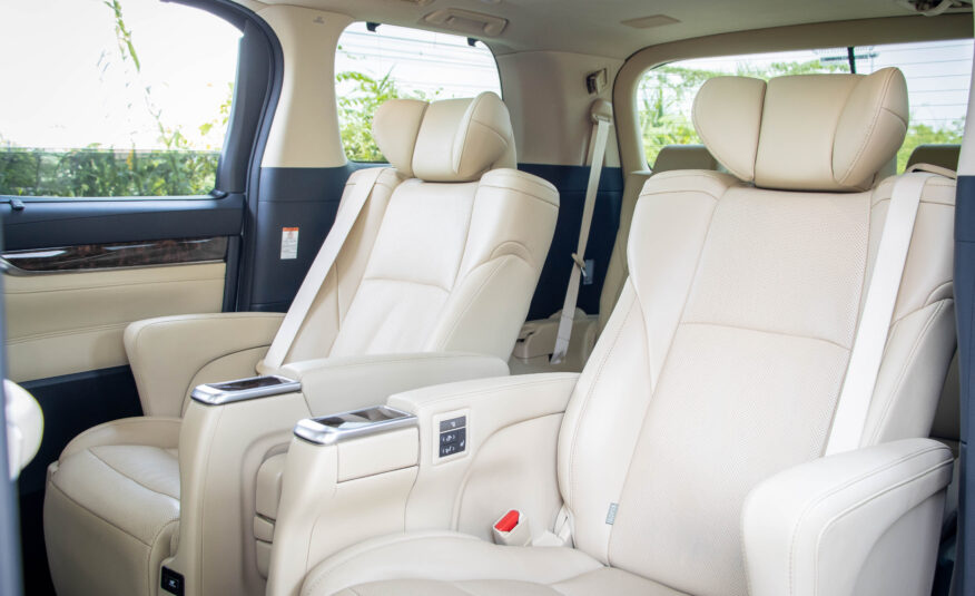 TOYOTA ALPHARD 2.5 HYBRID E-FOUR ปี2022
