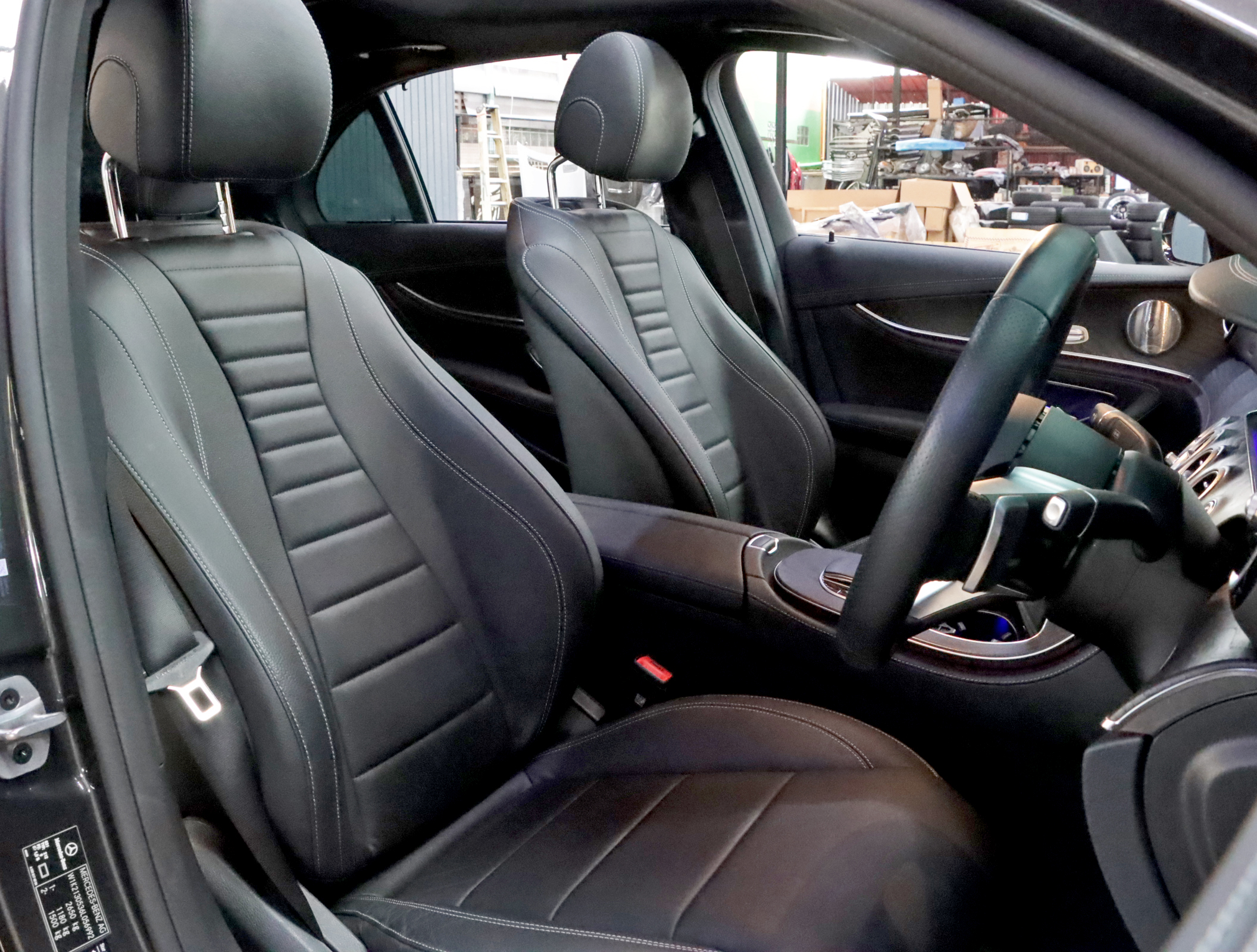 MERCEDES-BENZ E300 2.0 e AMG Dynamic ปี2025