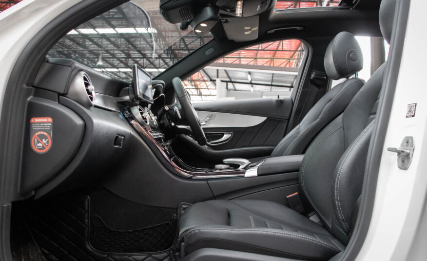 MERCEDES-BENZ C250 2.0 AMG Dynamic ปี2015