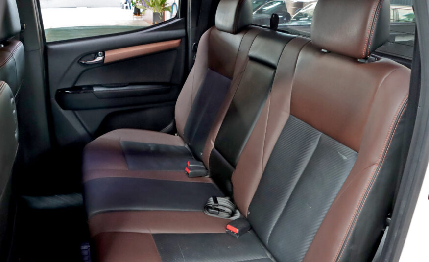 ISUZU D-MAX 3.0 Vcross MAX Z-Prestige Cab4 4WD ปี2019