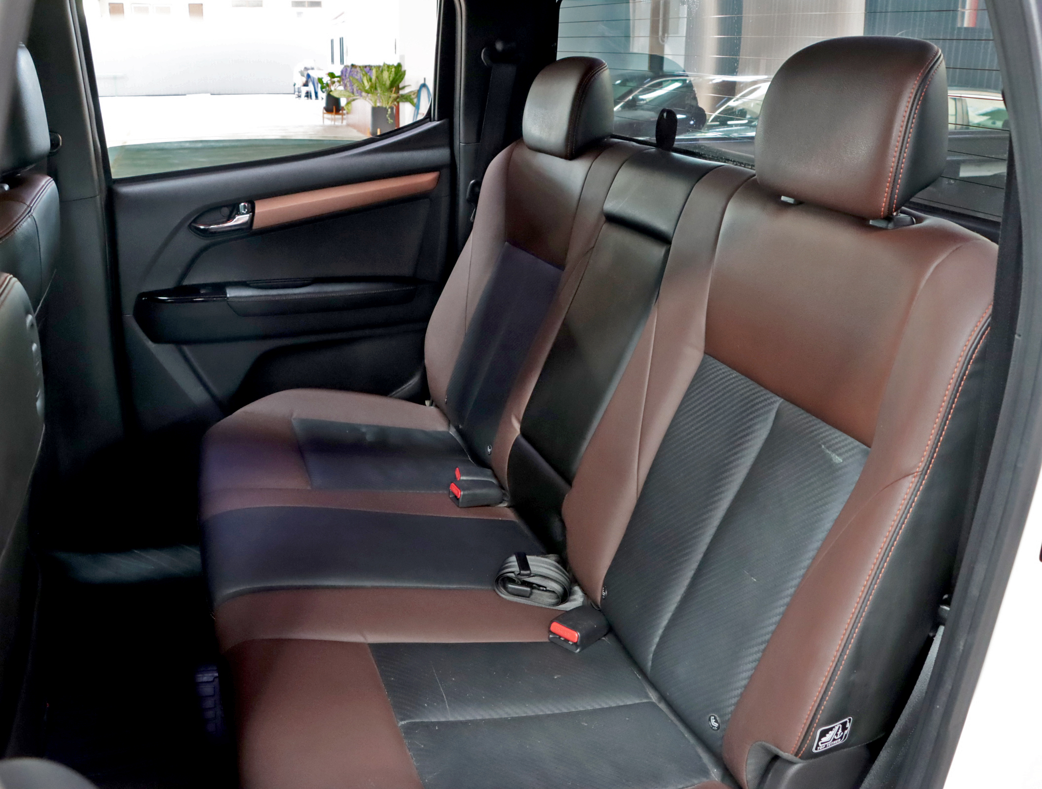 ISUZU D-MAX 3.0 Vcross MAX Z-Prestige Cab4 4WD ปี2019