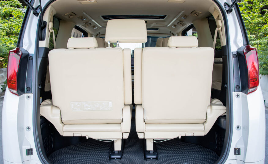 TOYOTA ALPHARD 2.5 HYBRID E-FOUR ปี2022