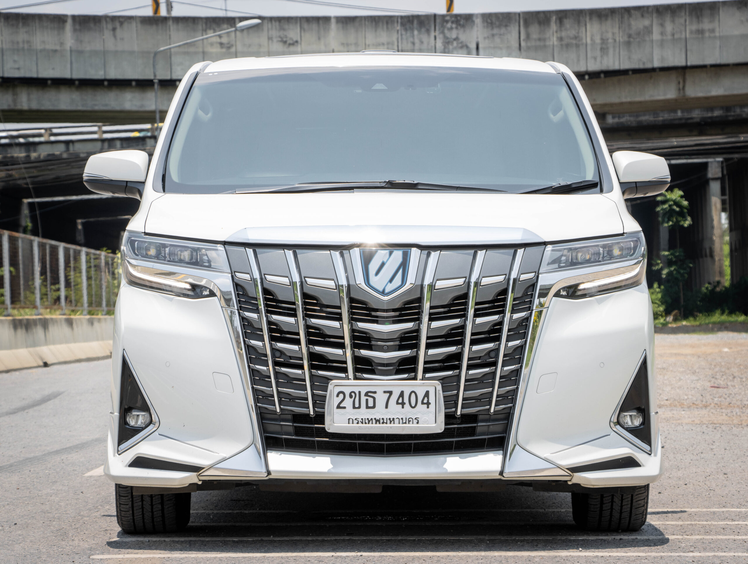 TOYOTA ALPHARD 2.5 HYBRID E-FOUR ปี2022