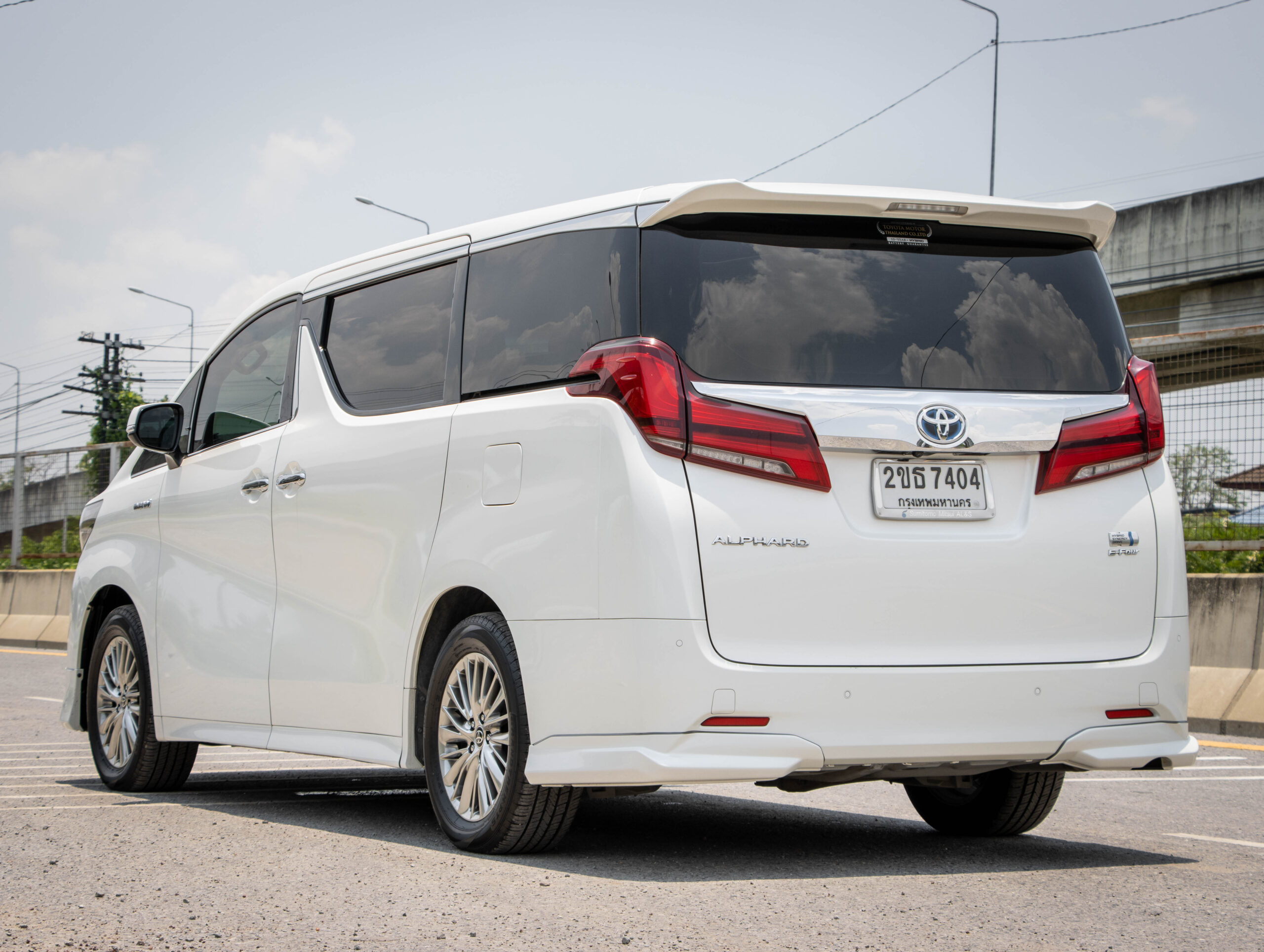 TOYOTA ALPHARD 2.5 HYBRID E-FOUR ปี2022