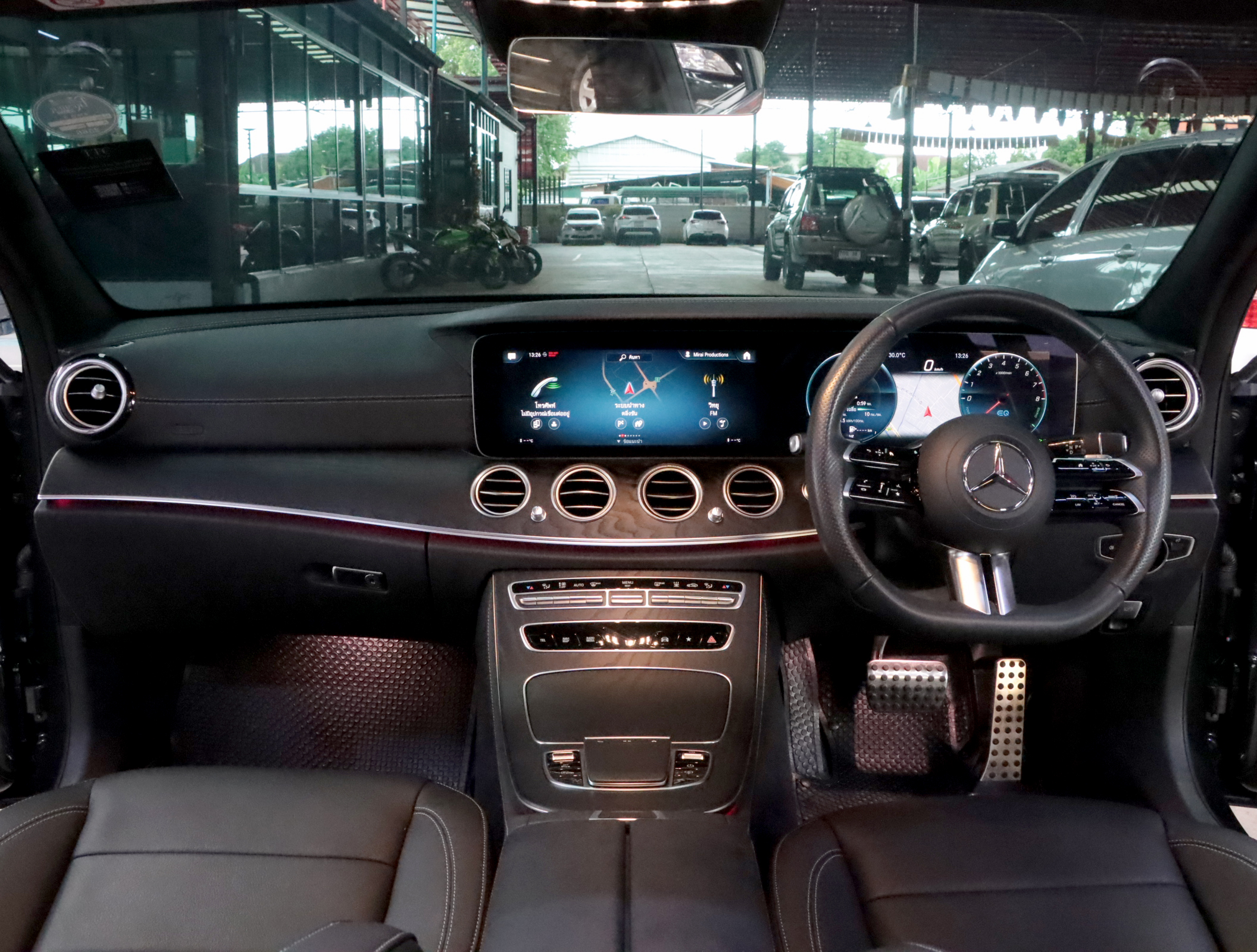 MERCEDES-BENZ E300 2.0 e AMG Dynamic ปี2025
