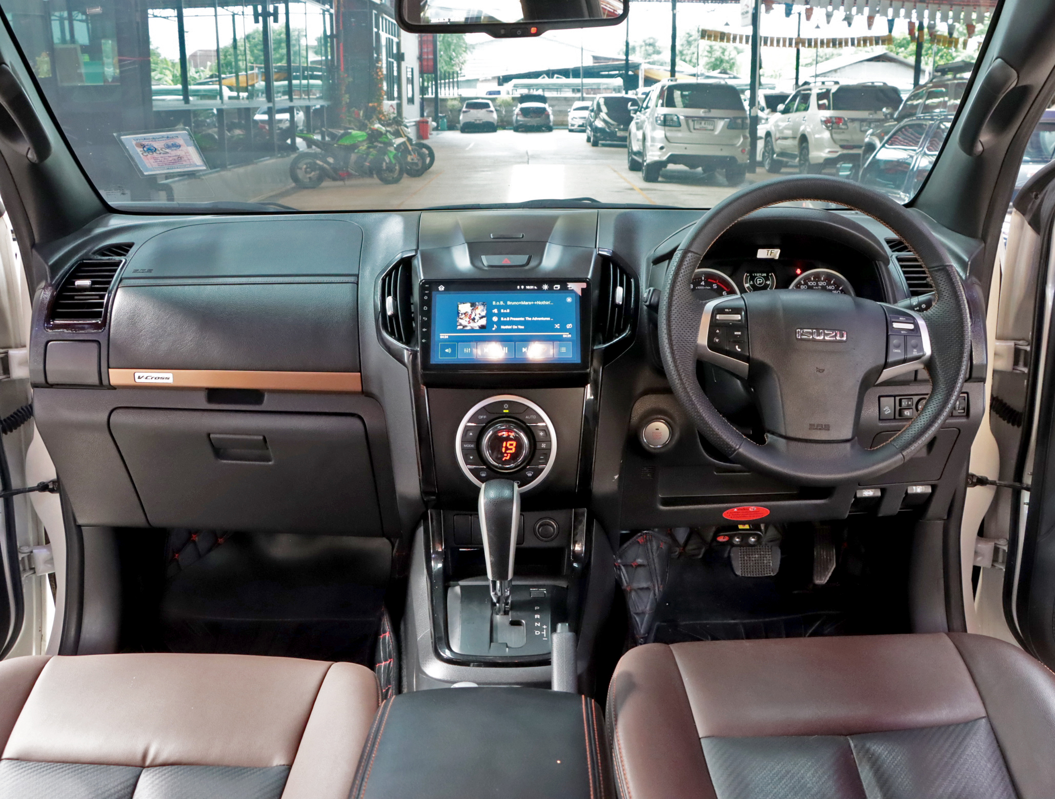 ISUZU D-MAX 3.0 Vcross MAX Z-Prestige Cab4 4WD ปี2019