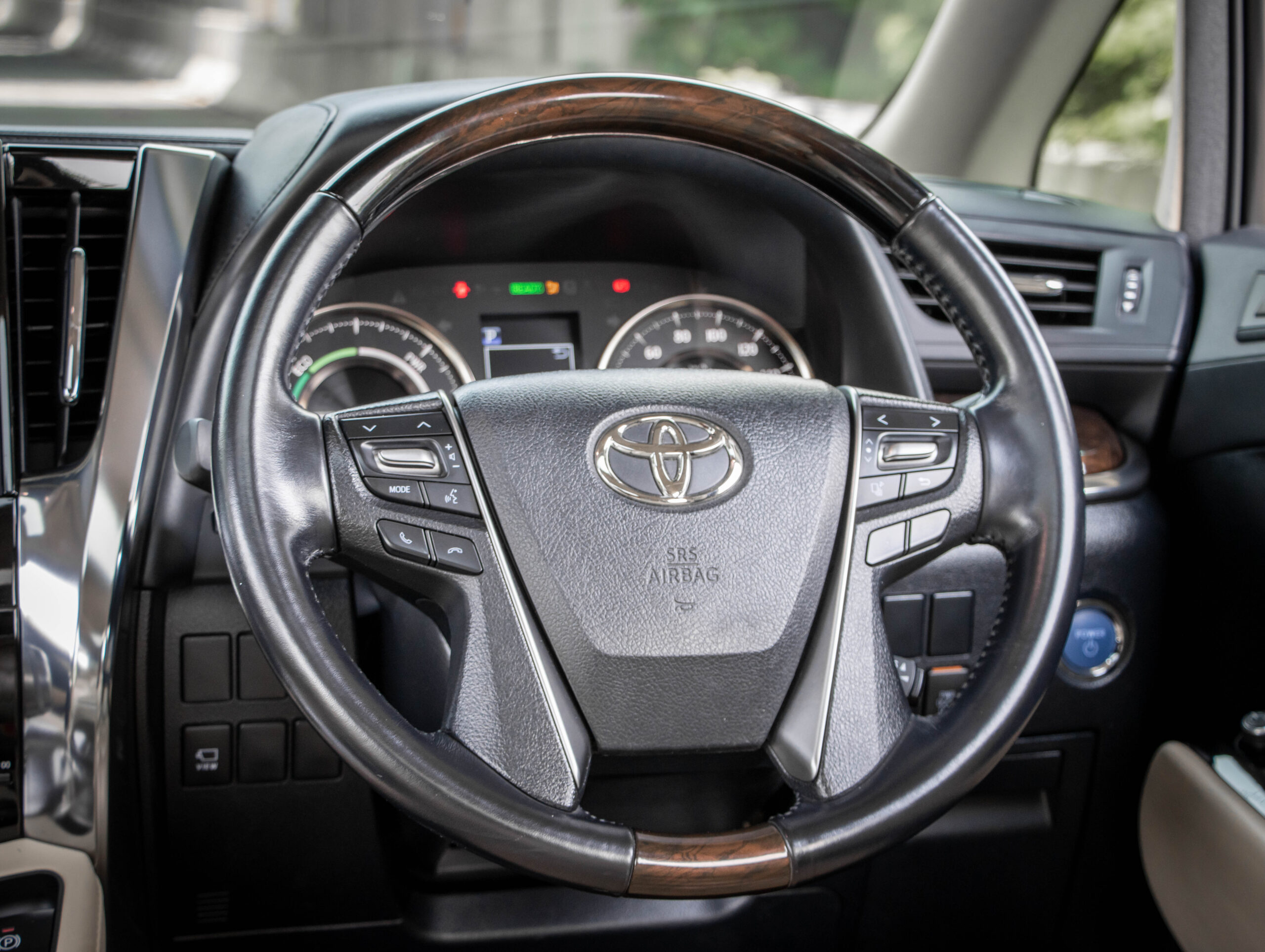 TOYOTA ALPHARD 2.5 HYBRID E-FOUR ปี2022