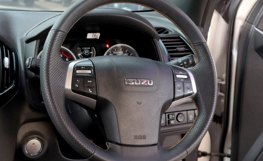 ISUZU D-MAX 3.0 Vcross MAX Z-Prestige Cab4 4WD ปี2019