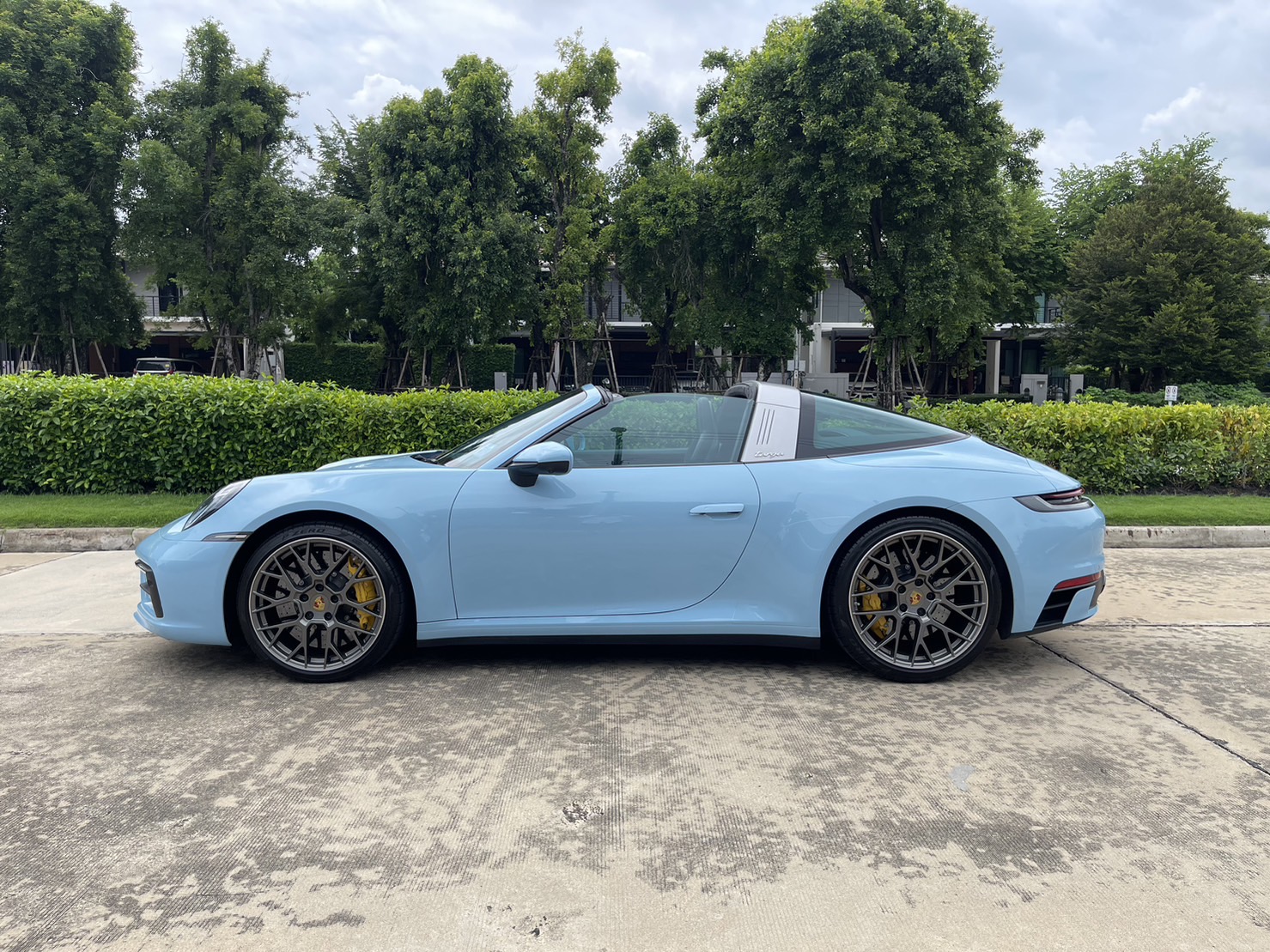 Porsche 911/992 Targa 4S สีพิเศษ CUSTOM COLOUR BLUE PASTEL (GULF BLUE) ปี 2021 วิ่ง 4,500 กม.