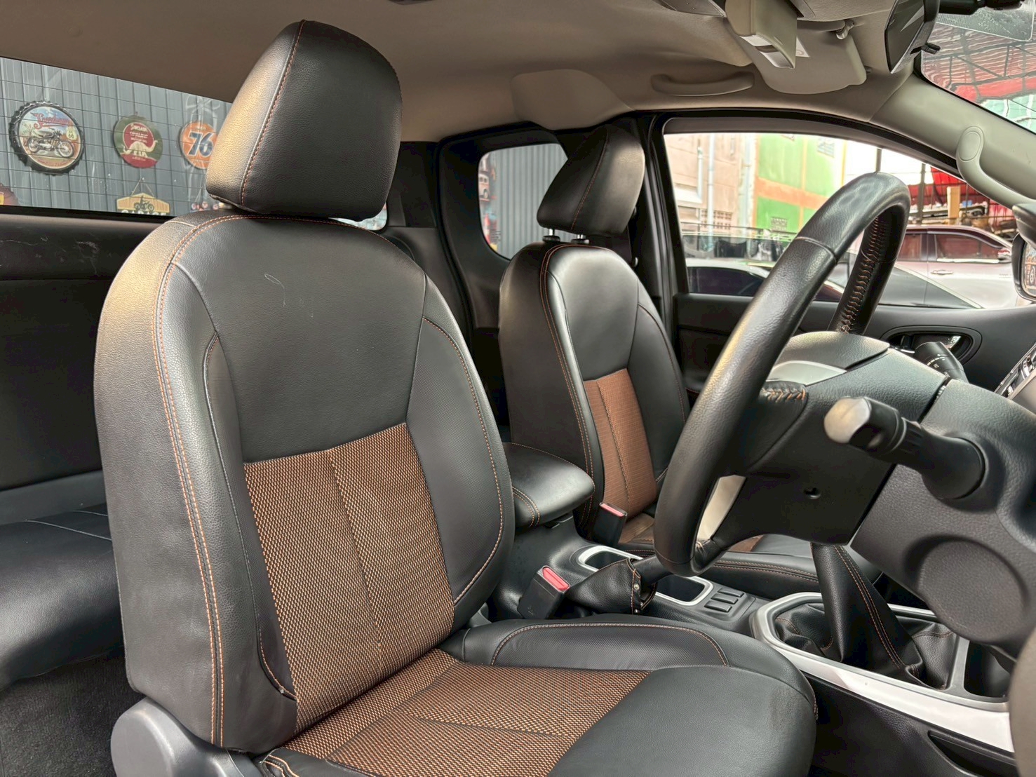 NISSAN NAVARA NP300 2.5 Calibre E Black Edition King Cab 2020