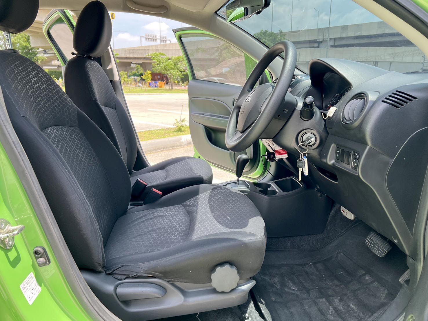 MITSUBISHI MIRAGE  1.2  GLX 2012