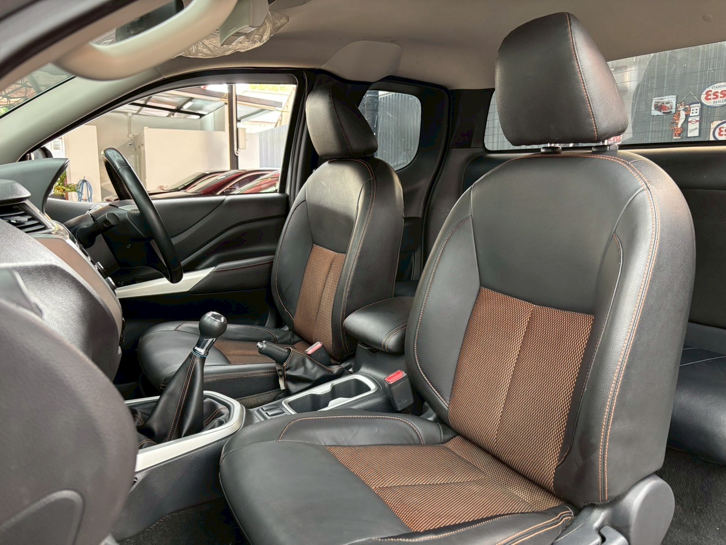 NISSAN NAVARA NP300 2.5 Calibre E Black Edition King Cab 2020