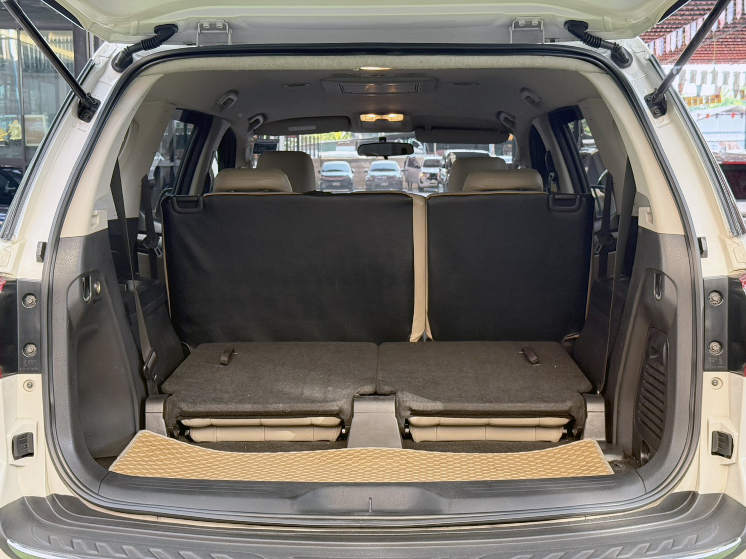 ISUZU MU-X 3.0 DVD 2014