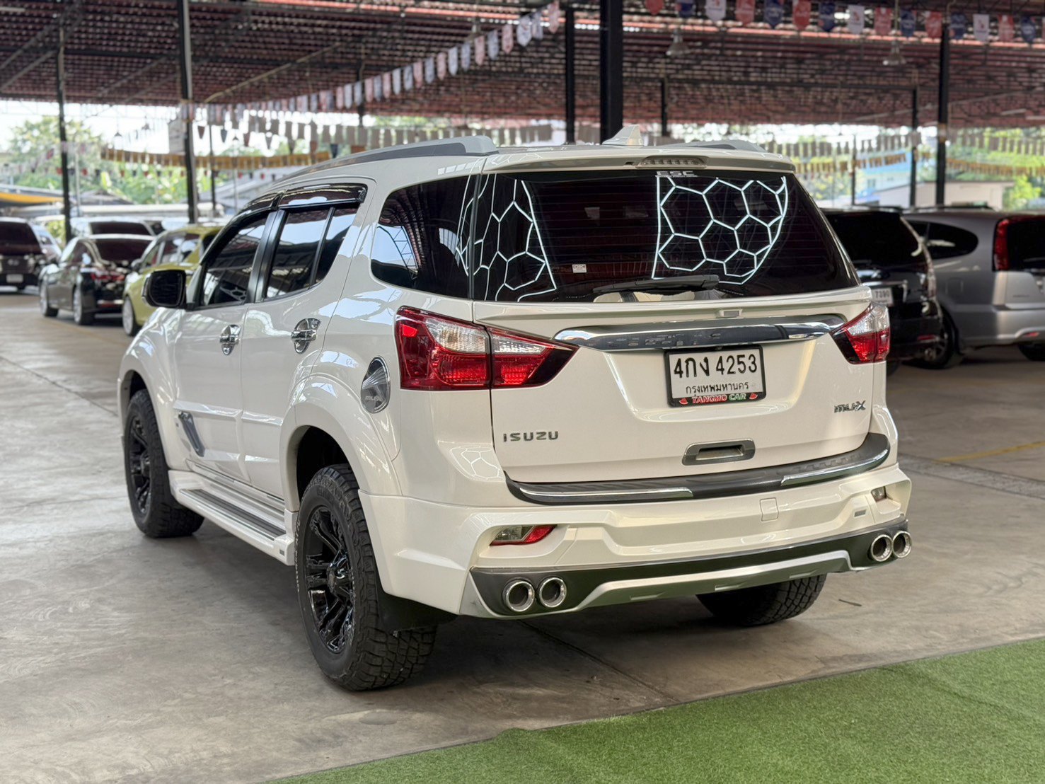 ISUZU MU-X 3.0 DVD 2014