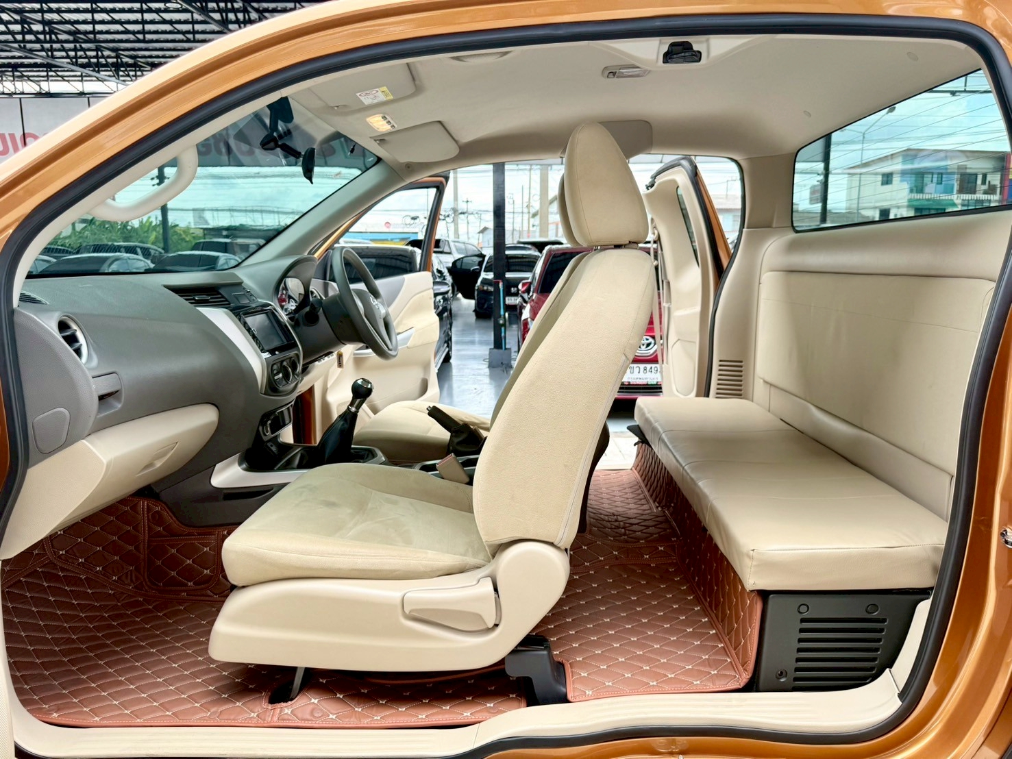 NISSAN NAVARA NP300 2.5 E KINGCAB 2021