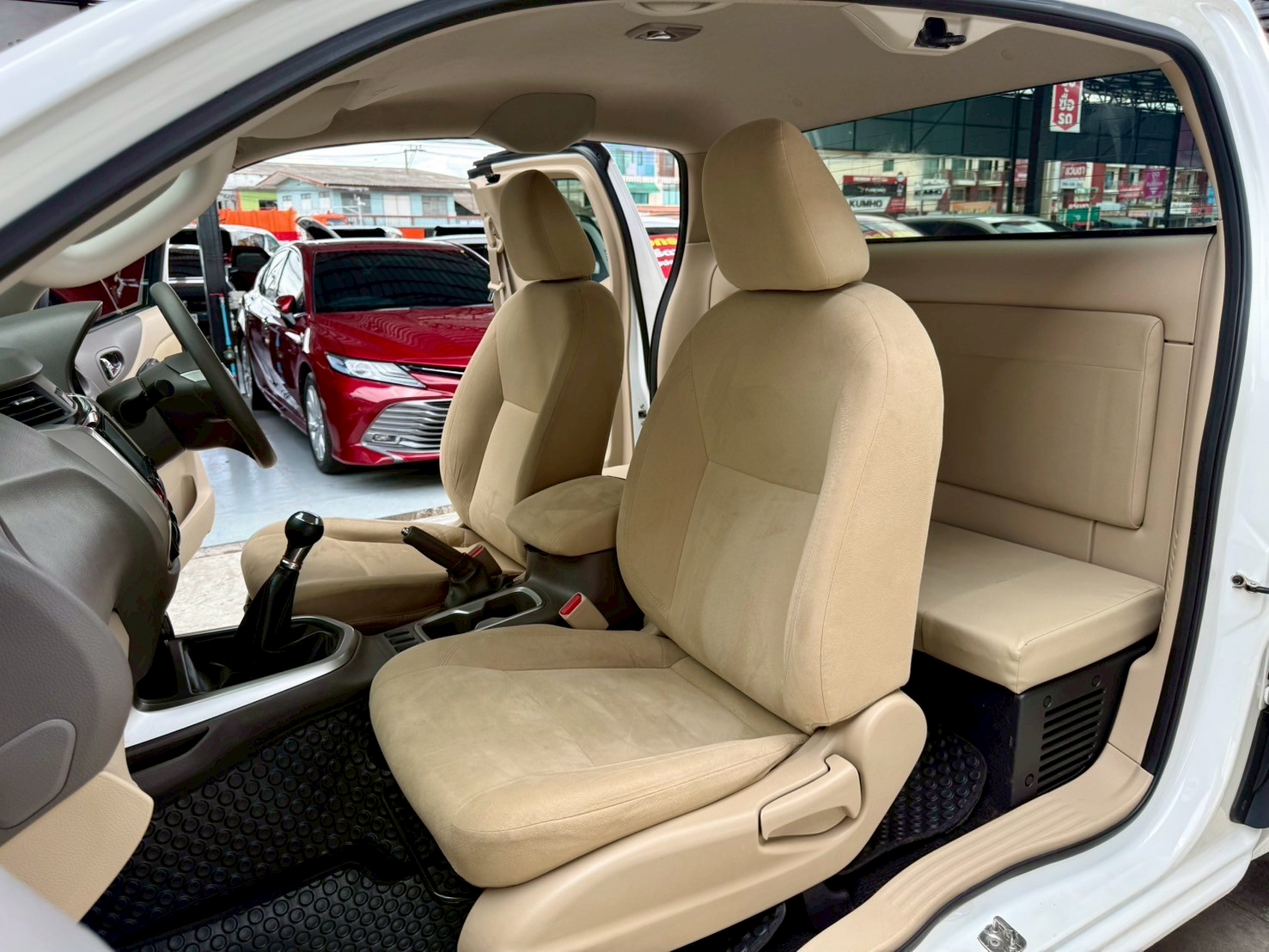 NISSAN NAVARA NP300 2.5 E KINGCAB 2020